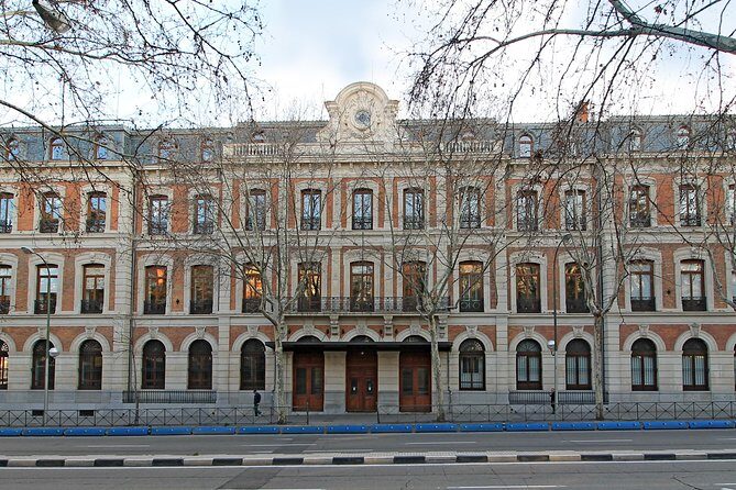 Madrid Private Walking Tour: Very Best of City Center - Price and value: what $295.33 buys in Madrid