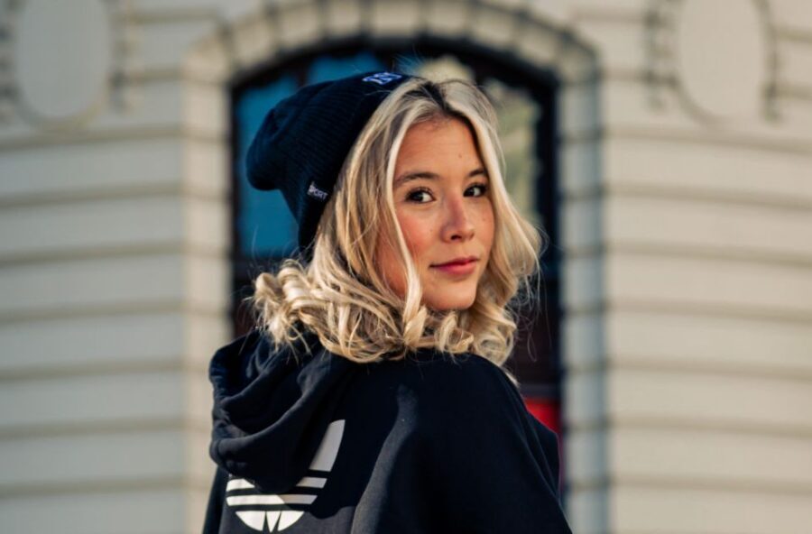 Madrid: Professional photoshoot at The Royal Palace - Price and value: $77 per group up to 8, and what that really buys