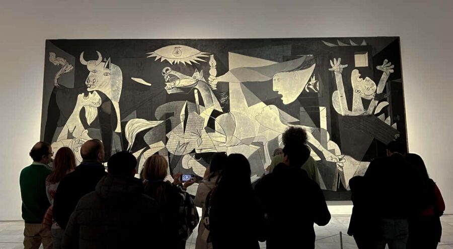 Madrid: Reina Sofía Guided Tour with Skip-the-Line Tickets - Skip the Line Fast: Meeting Point and How the Tour Runs