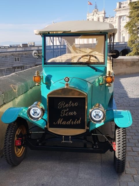 Madrid Retro Tour 120 min, old town, modern Madrid + surprise destination - Key things to know before you go