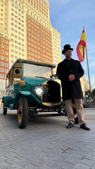 Madrid Retro Tour 120 min, old town, modern Madrid + surprise destination - Atocha, Prado area, Retiro, and Los Jerónimos: the “Madrid highlights” without the headache