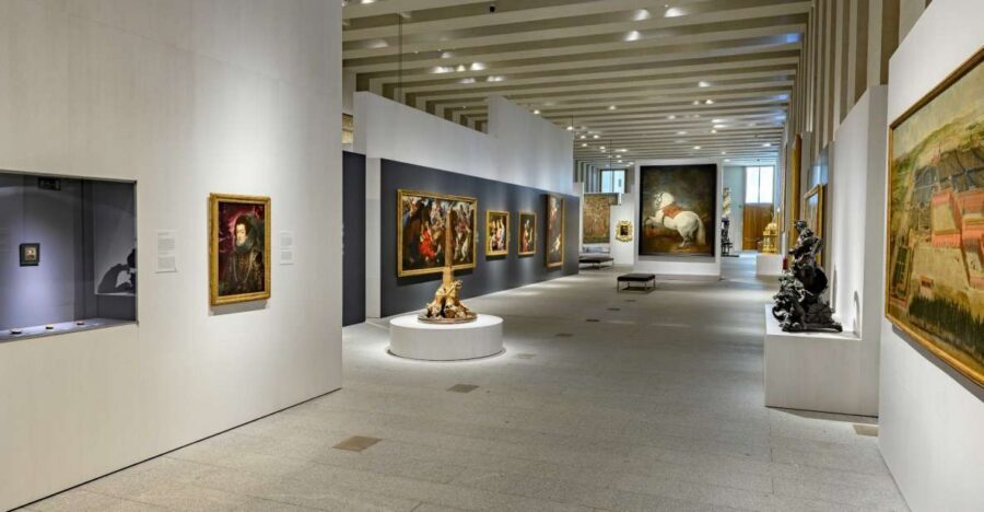 Madrid: Royal Collections Gallery Entry Ticket - Why the Royal Collections Gallery feels different from a normal art museum