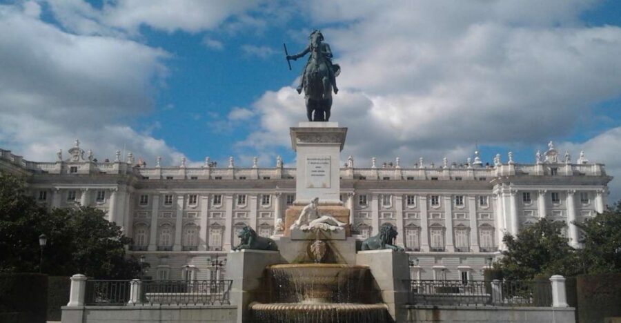 Madrid: Royal Palace and Almudena Cathedral Small-Group Tour - Key Things That Make This Tour Worth Your Time