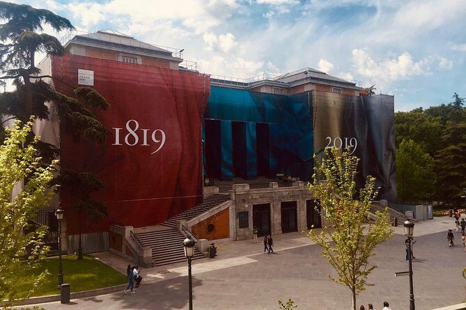 Madrid Royal Palace and Prado Museum Private Tour with Transfers - Prado Museum in Two Hours: How to see the right paintings fast