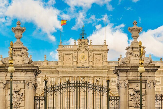 Madrid: Royal Palace Expert Guided Tour with Optional Tapas - Optional upgrade and optional tapas: two different choices, two different ways to plan