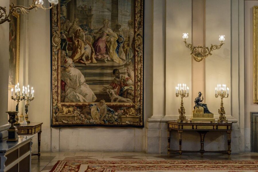 Madrid: Royal Palace Expert Guided Tour with Skip-the-Line - Private Royal Apartments: Seeing Royal Life Up Close
