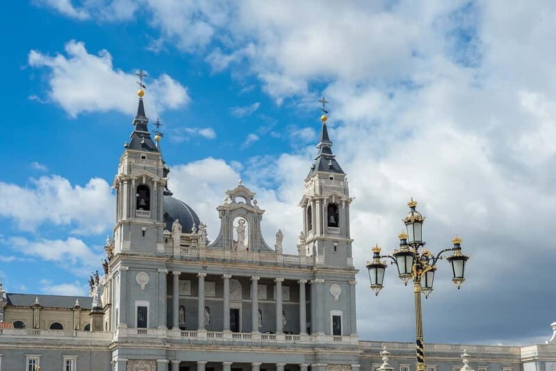 Madrid: Royal Palace Expert Guided Tour with Skip-the-Line - Time Plan That Keeps You From Feeling Rushed