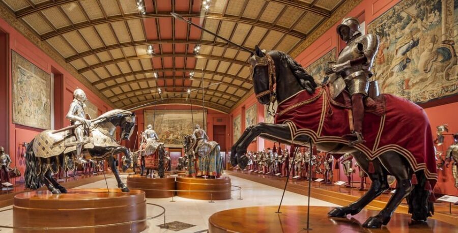 Madrid: Royal Palace Guided Tour Small Group or Private - Royal Armoury closure: how to handle the disappointment