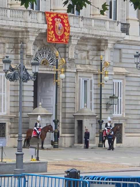 Madrid: Royal Palace Guided Tour w/ Skip-the-Line Entry - Why This Royal Palace Tour Works for Real Madrid Sightseeing Plans