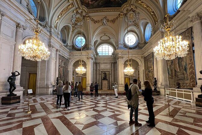 Madrid: Royal Palace Guided Tour with Skip the Line Ticket - Royal Palace Skip-the-Line: what you gain in 2 hours