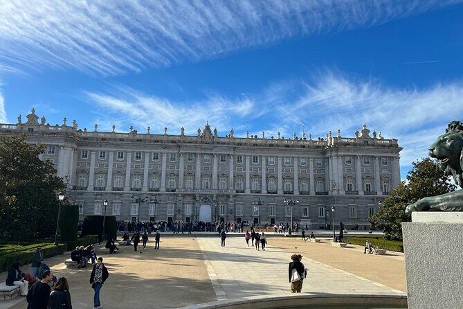 Madrid: Royal Palace Guided Tour with Skip the Line Ticket - Headsets and group size: how the tour stays audible