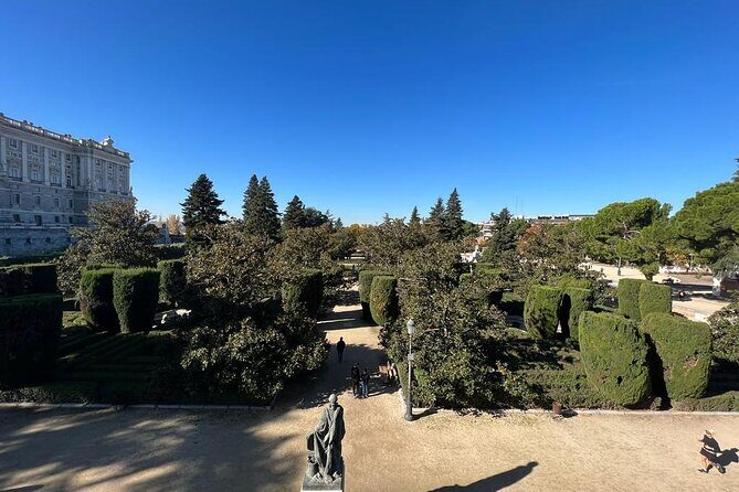 Madrid: Royal Palace Guided Tour with Skip the Line Ticket - Value for $43.53: when a guide is the smart purchase