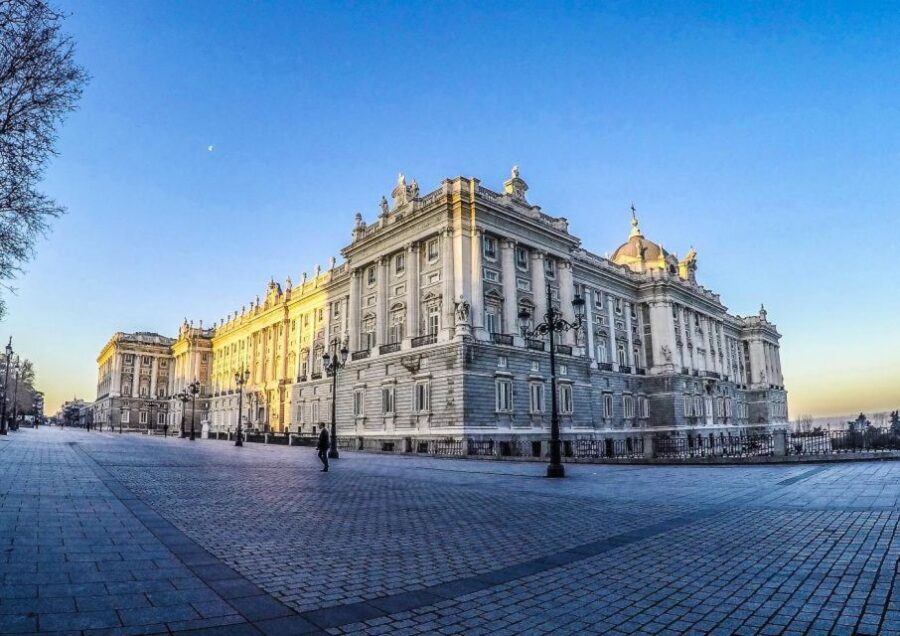 Madrid Royal Palace & Prado Museum + hotel pick-up & tickets - Private transport to the Prado: keep the momentum without stress