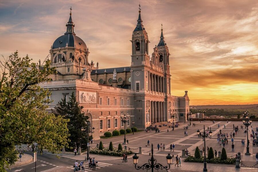 Madrid Royal Palace & Prado Museum + hotel pick-up & tickets - Pacing and expectations: what to do to get the most out of it