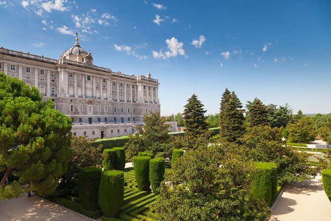 Madrid Royal Palace Private Tour with Skip-the-line Ticket - Royal Palace in 90 minutes: what the private pace feels like