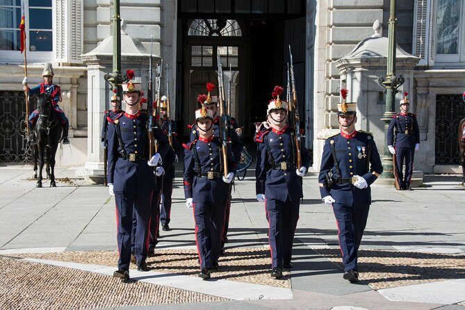 Madrid Royal Palace Private Tour with Skip-the-line Ticket - What about mobility and comfort?