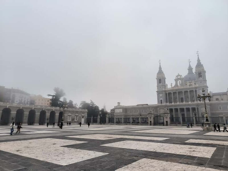 Madrid: Royal Palace Private Tour with Tickets - Who this tour fits best in your Madrid plans