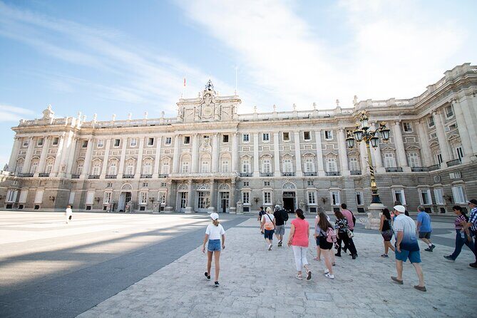 Madrid Royal Palace & Retiro Park Tour with Optional Tapas - El Retiro Park at a human pace: central Madrid’s best reset button
