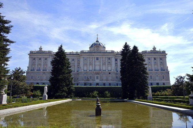 Madrid Royal Palace & Retiro Park Tour with Optional Tapas - Optional tapas at Casa Ciriaco: good when it fits, stressful when it doesn’t