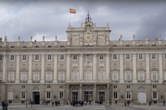 Madrid Royal Palace Tour - Semi private - Key highlights to plan around