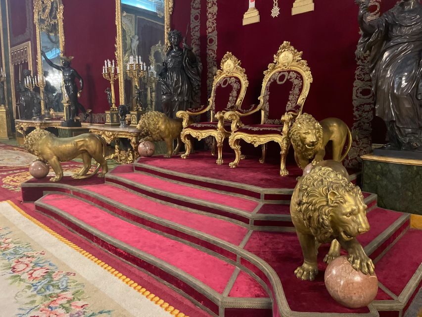Madrid: Royal Palace tour - semi private or private - Private vs small-group: choosing the right style
