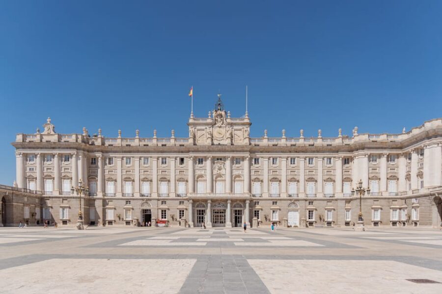 Madrid: Royal Palace VIP Tour with Skip-the-Line Ticket - Where to meet: Plaza de Oriente and the Felipe IV statue