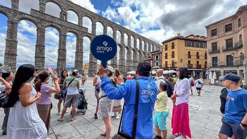 Madrid: Segovia & Ávila Full Day with Alcázar & Wall Tickets - Bus time: the comfort factor you should plan around