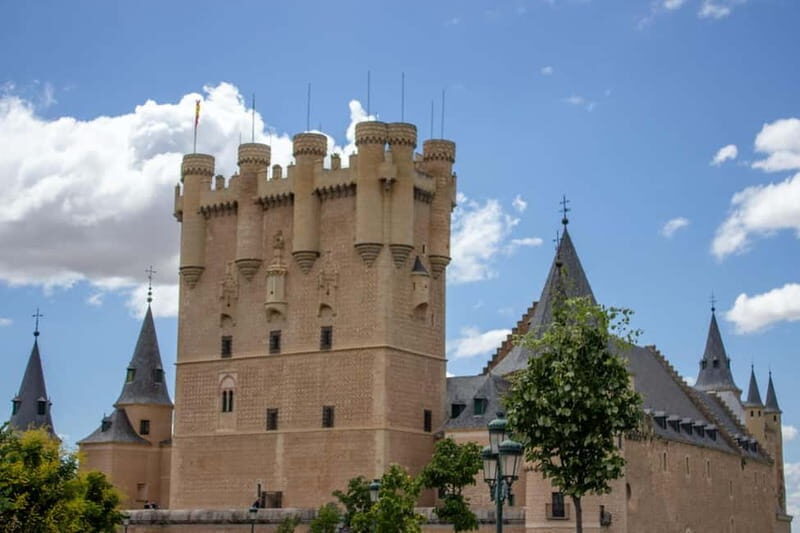 Madrid: Segovia & Ávila Full Day with Alcázar & Wall Tickets - Free time in Segovia: eat like you mean it