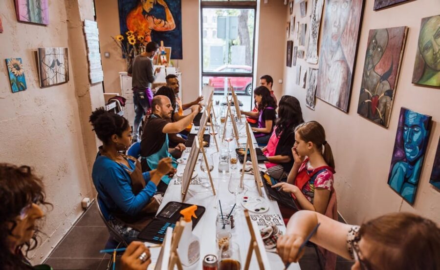 Madrid: Sip&Paint Workshop - What you’re really signing up for: a guided class with built-in fun
