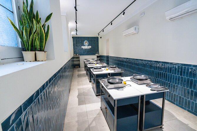 Madrid Spanish Omelet Cooking Class and Bottomless Wine brunch - The Cooking Clubhouse: where this brunch fits in Madrid