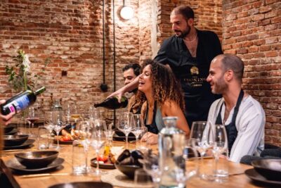 Madrid Spanish Omelet Cooking Class and Bottomless Wine brunch - Finding the meeting point near public transit (and not stressing)