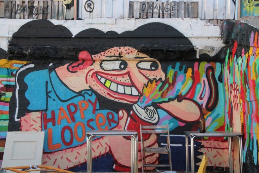 Madrid: Street Art Tour with Local Graffiti Hunter - Esta es una Plaza and Plaza del Sombrerete: where the guide makes the city click