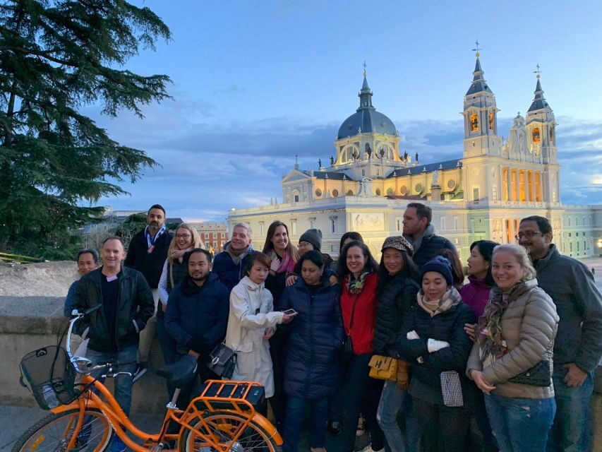 Madrid: Sunset and Night Lights Bike Tour - Key things to know before you go