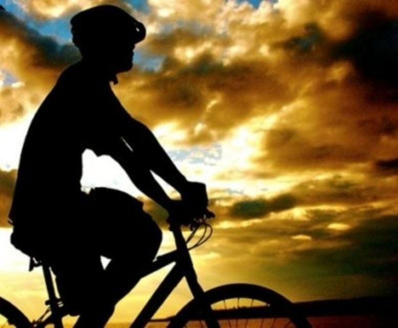 Madrid: Sunset and Night Lights eBike Tour - A 2-hour ride that times itself to the sky