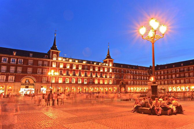 Madrid Sunset Walking Tour with Optional Flamenco Show and Dinner - Group size: why small helps at night