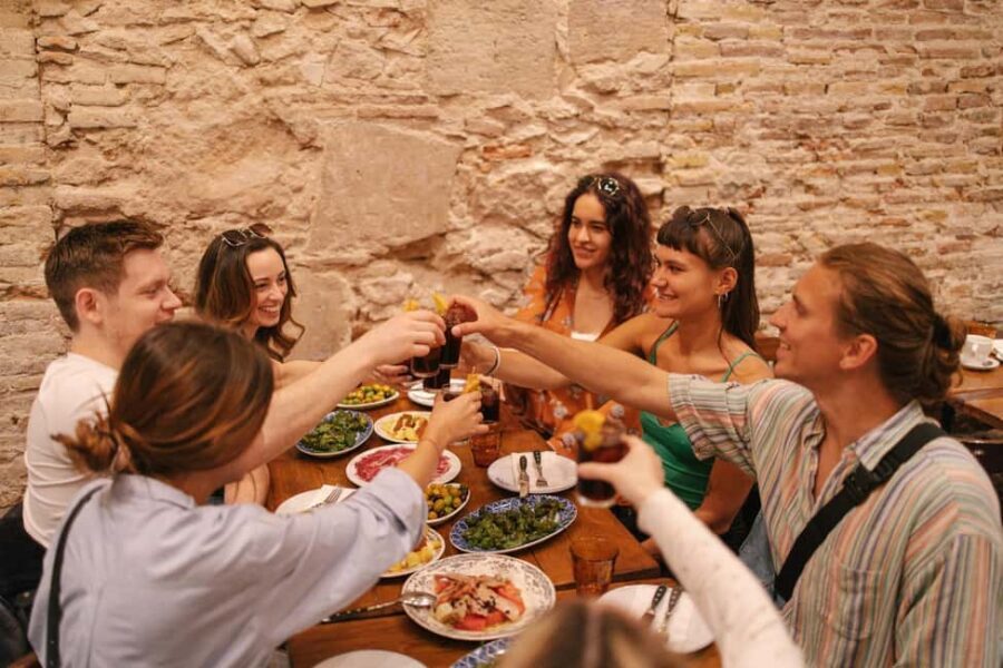 Madrid: Tapas Dinner Party Food Tour with Guide - Meeting Point and First 10 Minutes: Getting Started Smoothly