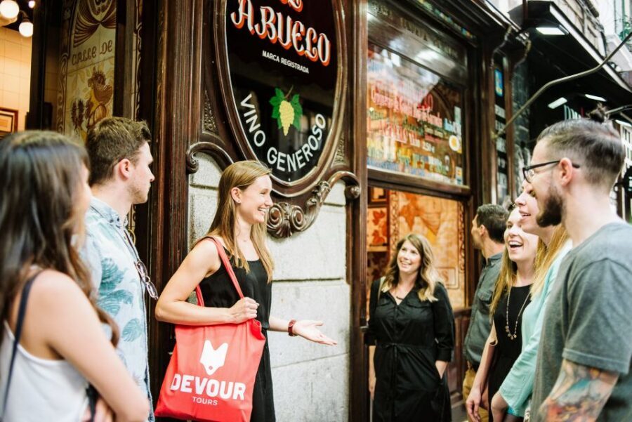 Madrid: Tapas, Taverns & History Tour - Mesón del Champiñón: where the tour resets into “bar mode”