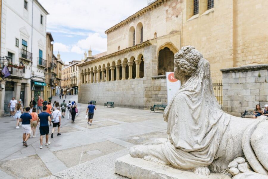 Madrid: Toledo & Segovia Full Day Guided Tour with Alcázar - The coach ride: part of the rhythm (and part of the value)