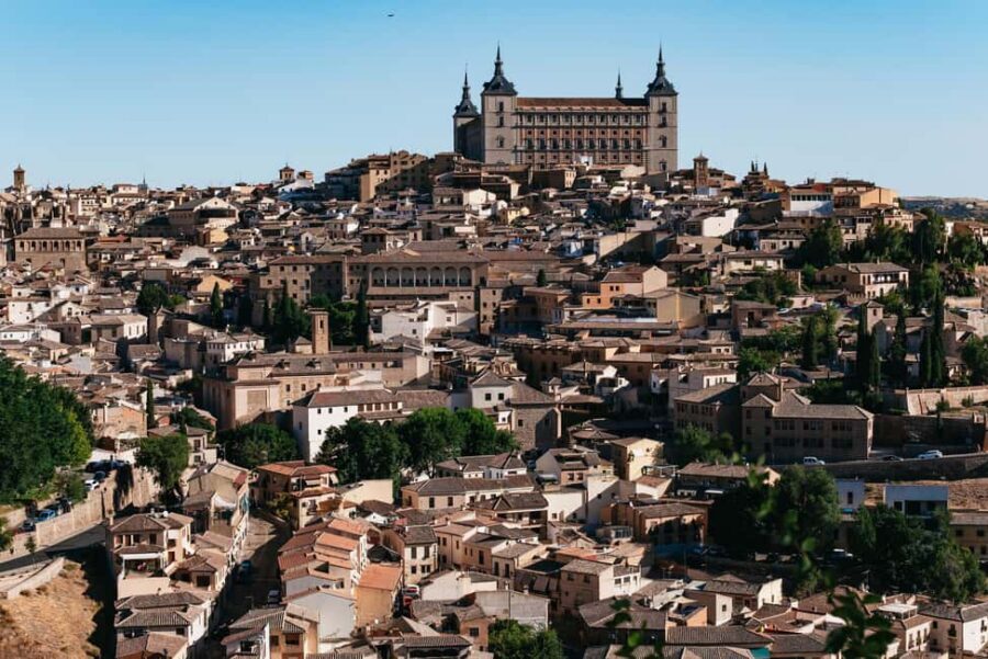 Madrid: Toledo & Segovia Full Day Guided Tour with Alcázar - Free time in both towns: why it’s built in