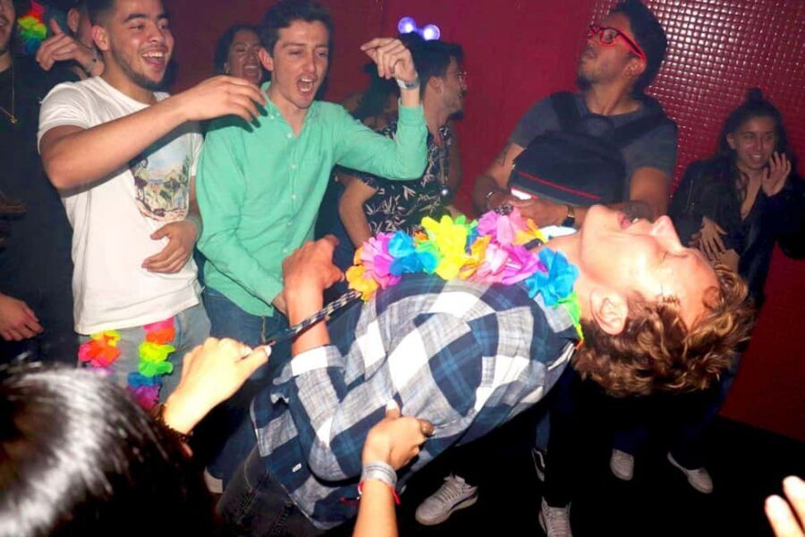 Madrid: Top Pub-Crawl with Drinks and Nightclub Entry - Stop-by-stop: Puerta del Sol’s guided start and the first spirits moment