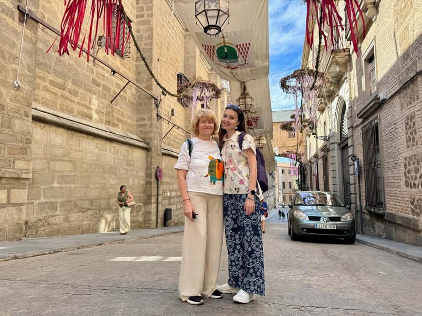 Madrid: Tour Toledo y Segovia, 8 destinos imprescindibles - Toledo first: Puente de Alcántara, Zocodover, and a Cathedral stop you can actually enjoy