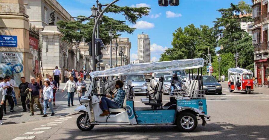 Madrid Tuk Tuk Welcoming Tour - Royal Basilica of San Francisco el Grande: a big interior you see from the outside