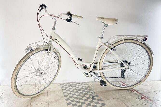Madrid : Vintage Bikes Rentals with Old Map - Key things you should know before you go