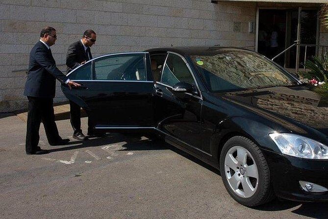 Madrid VIP Private & Secure Airport Transfer - Flight tracking and the 30-minute wait that protects your schedule