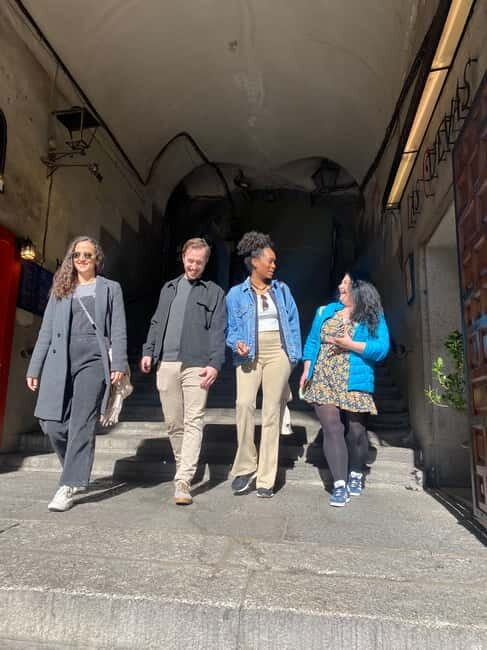 Madrid: Welcome to Madrid Guided Walking Tour - Key moments that make this tour worth it