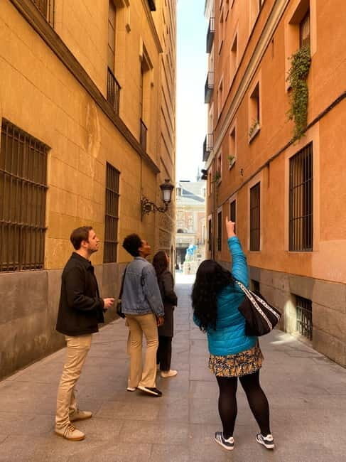 Madrid: Welcome to Madrid Guided Walking Tour - Why this walk is a smart first day in Madrid