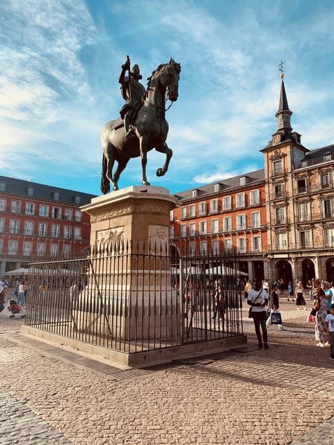 Madrid: Welcome to Madrid Guided Walking Tour in English - How Mayrit, Habsburgs, and Bourbons show up in real streets