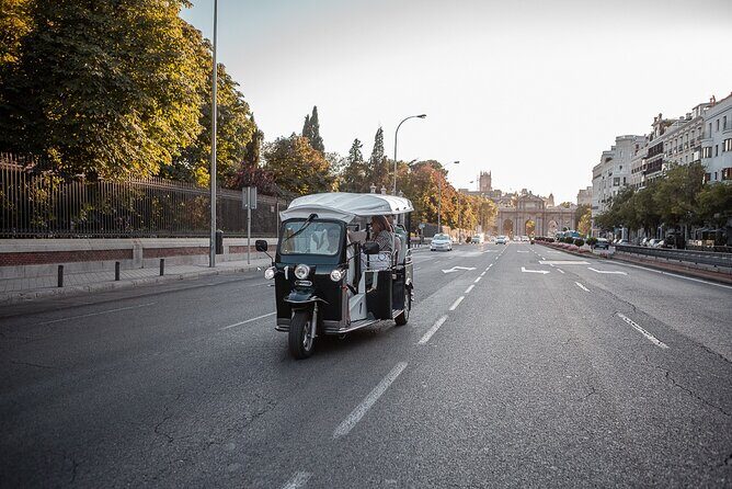 Madrid Welcome Tour with Local Guide in Eco Tuk Tuk Private - Prado Museum viewpoint and what to do with it