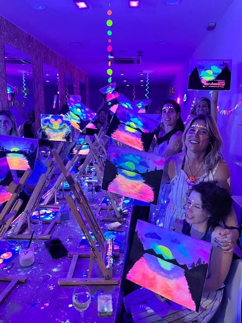 Madrid: Wine Gogh Glow Academy Paint and Sip Classes - The Wine Part: How the Spanish Wine Fits Into Painting Time