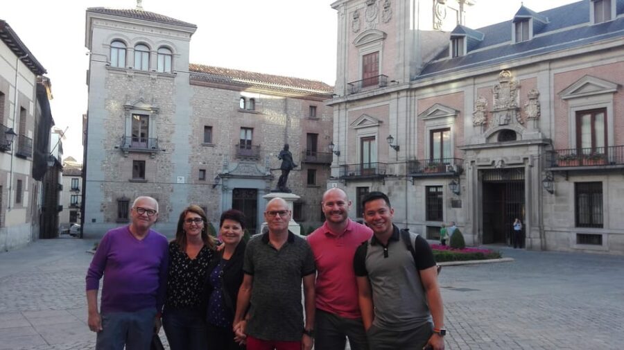 Madrid: Wine & Tapas Lunch tour - Meet at Plaza de Isabel II, then step into Madrid’s old quarter